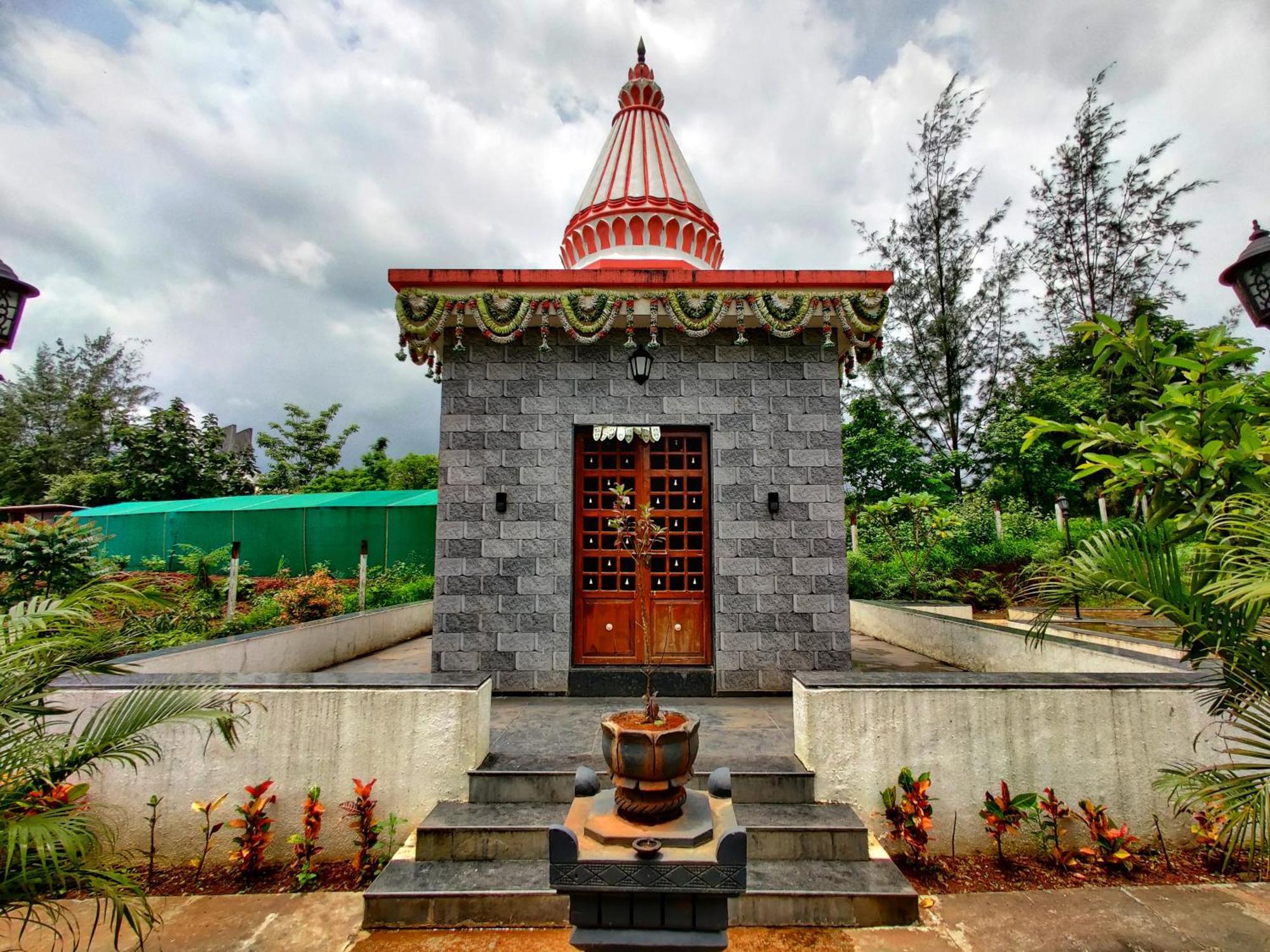 Pushpam Sanskruti Resort Karjat - A Pure Veg Resort Dhamni Kültér fotó