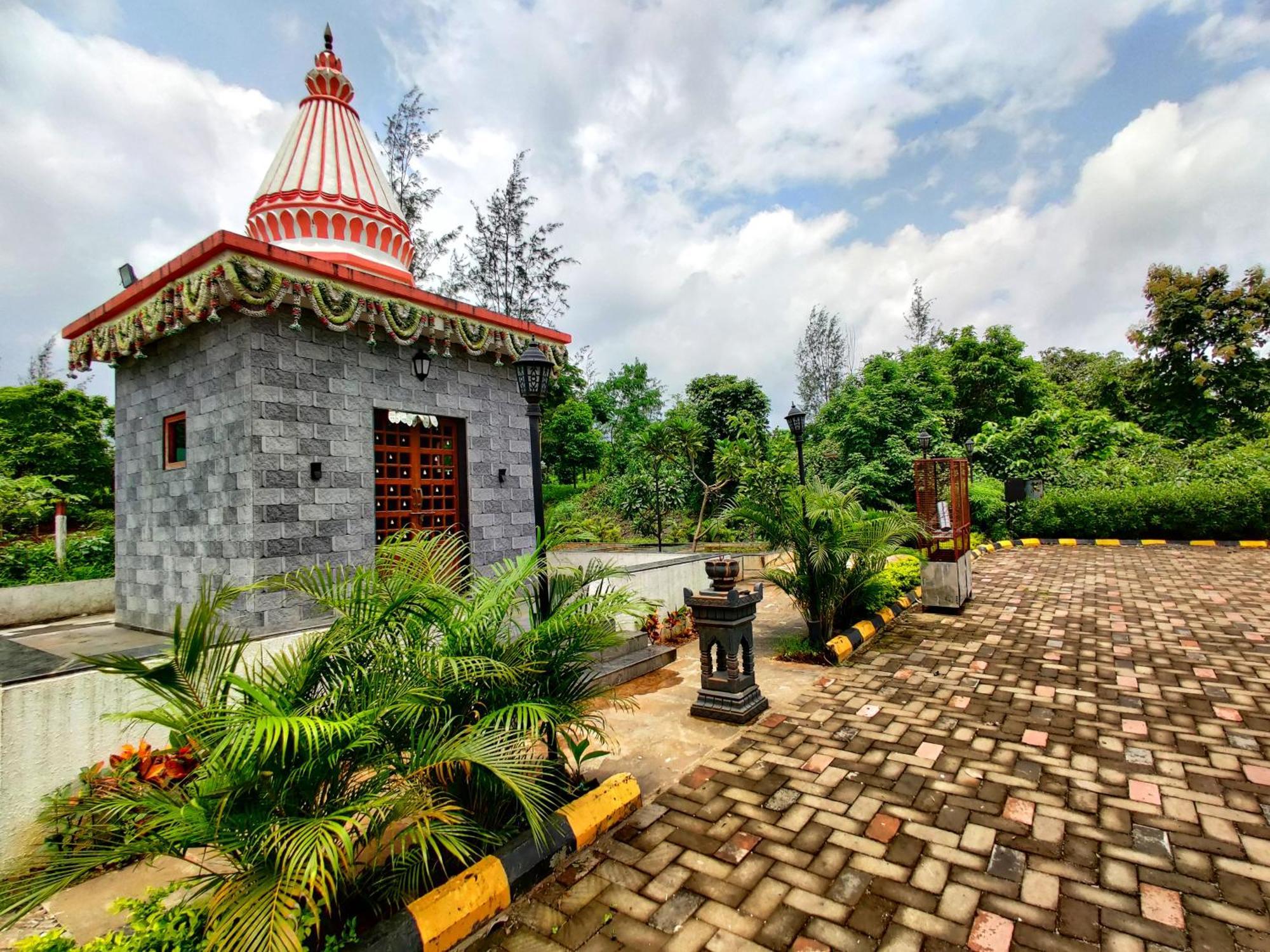 Pushpam Sanskruti Resort Karjat - A Pure Veg Resort Dhamni Kültér fotó