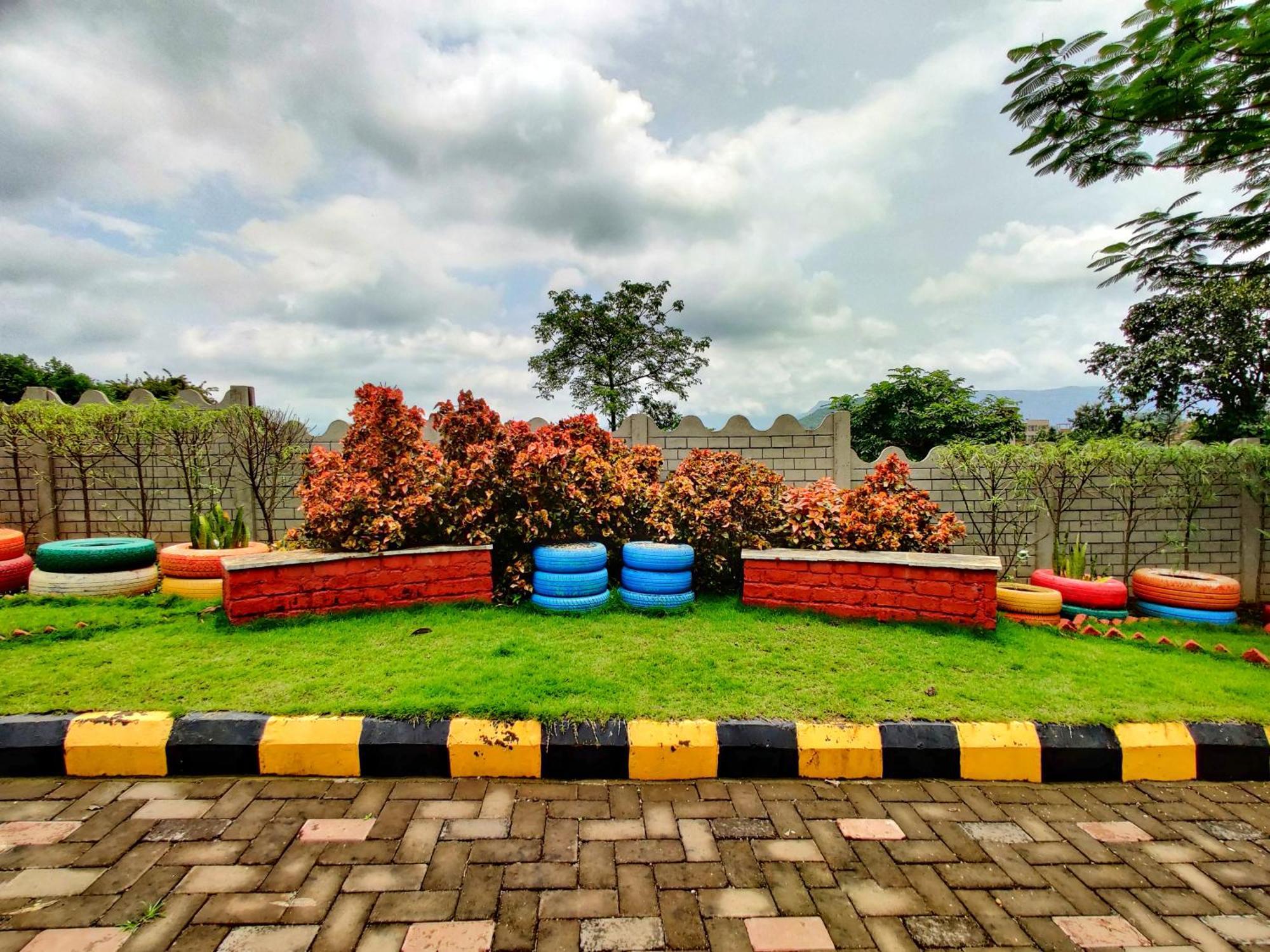 Pushpam Sanskruti Resort Karjat - A Pure Veg Resort Dhamni Kültér fotó