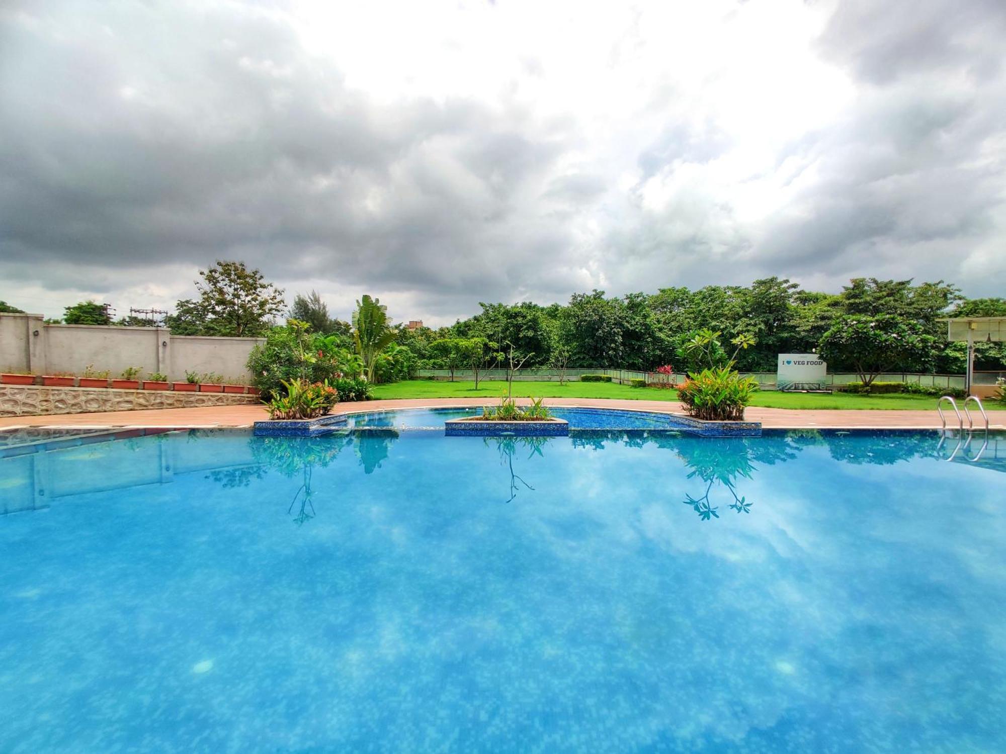Pushpam Sanskruti Resort Karjat - A Pure Veg Resort Dhamni Kültér fotó
