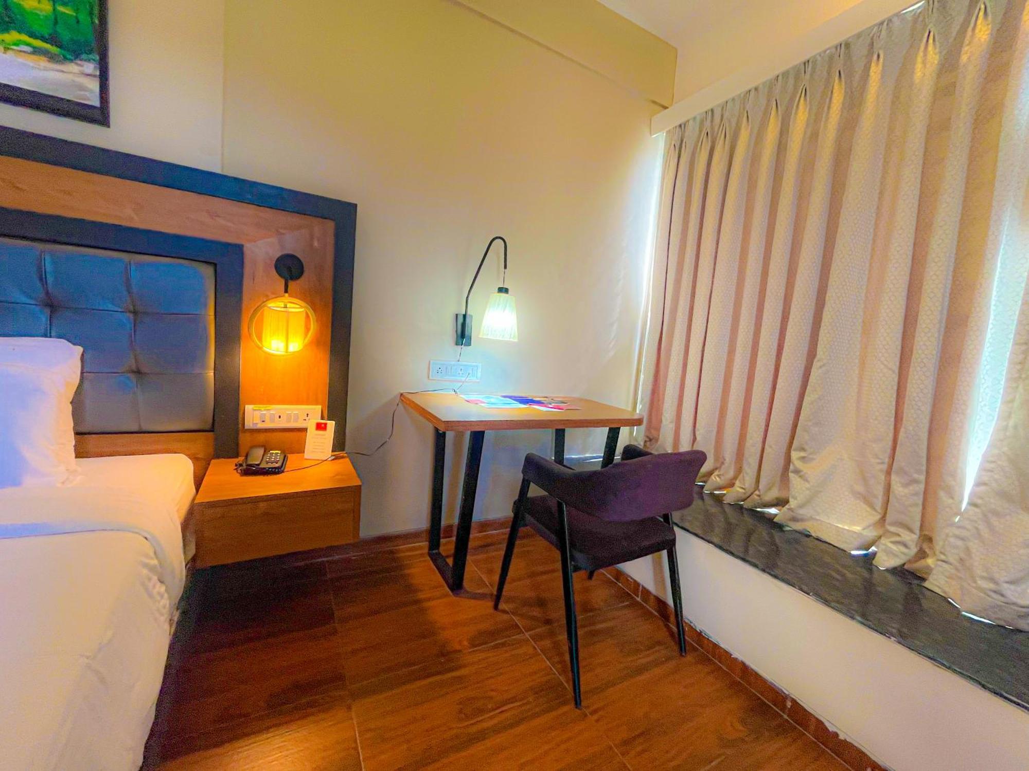 Pushpam Sanskruti Resort Karjat - A Pure Veg Resort Dhamni Kültér fotó